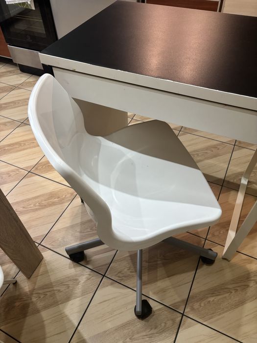 Biurko i krzeslo Ikea