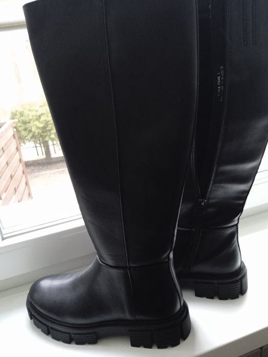 Kozaki czarne róż.39