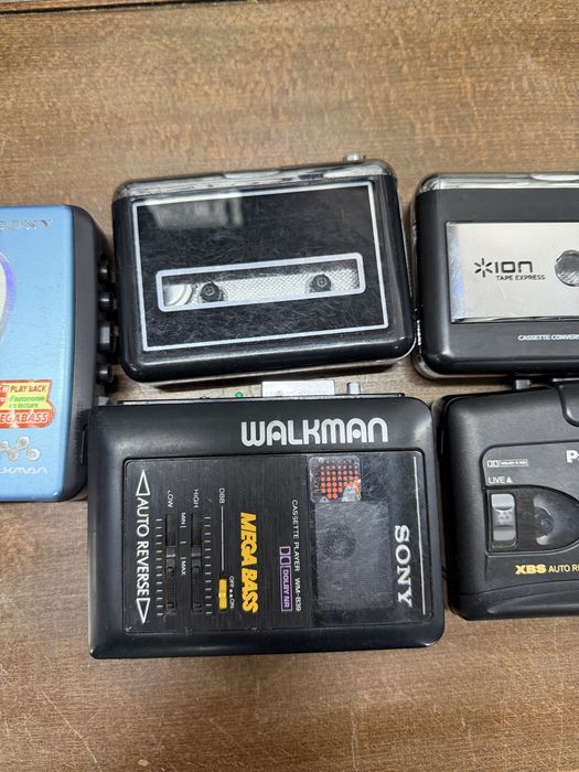 7x Walkman Sony, Panasonic, ION, Audio Room