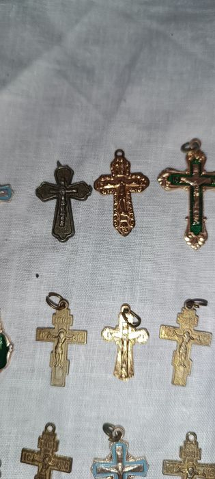 Хрестики різні в гарному стані