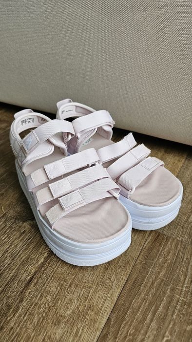 Босоніжки Nike  40.5р