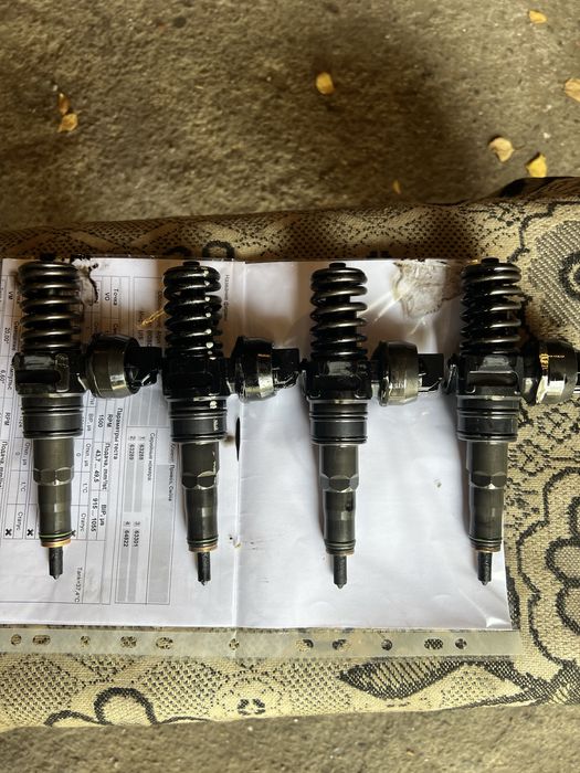 Форсунки фольцваген КААДІ 2.0 сді