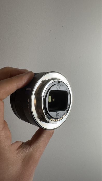 Sony Zeiss 35mm f2.8 ZA