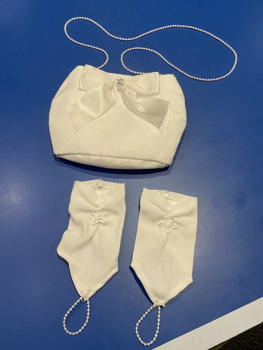 Śliczna sukienka komunijna, alba. Komplet: 2 bolerka, torebka, itd.