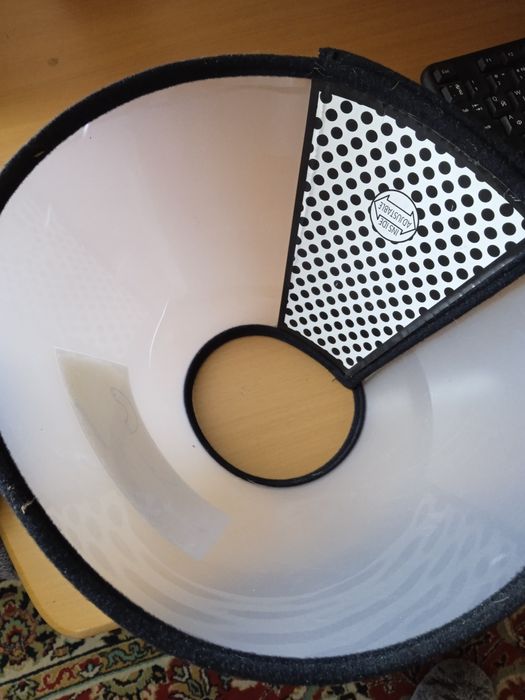 Продам воротник для собачек, новый.