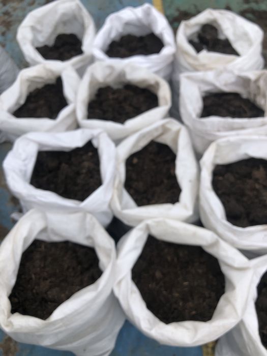 Перегной навоз коровий чернозем песок Зил Камаз мешок