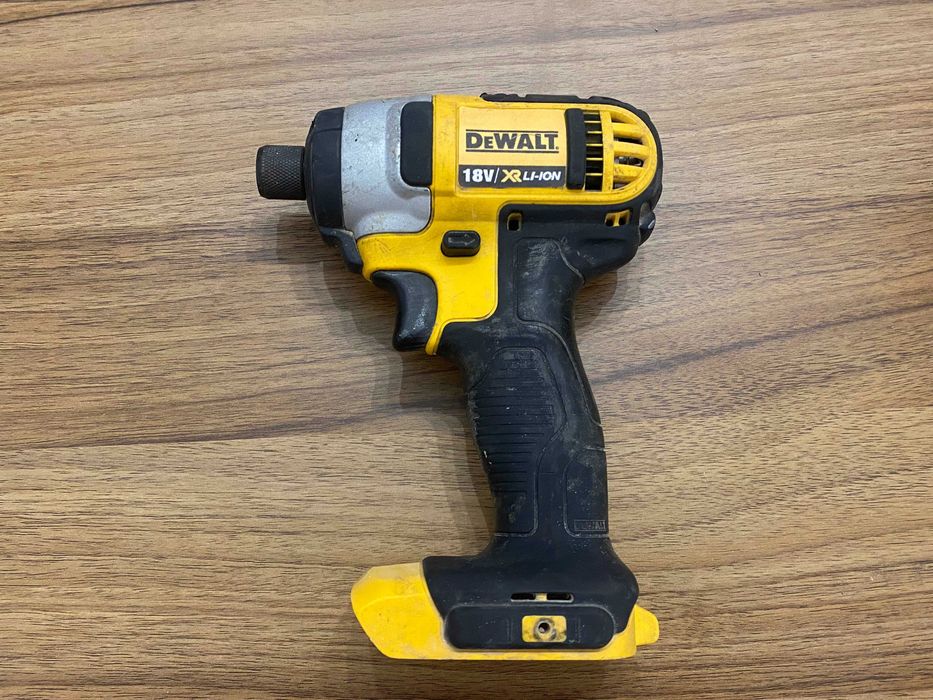 OKAZJA! DeWalt DCF885 – zakrętarka udarowa 18V XR, w pełni sprawna