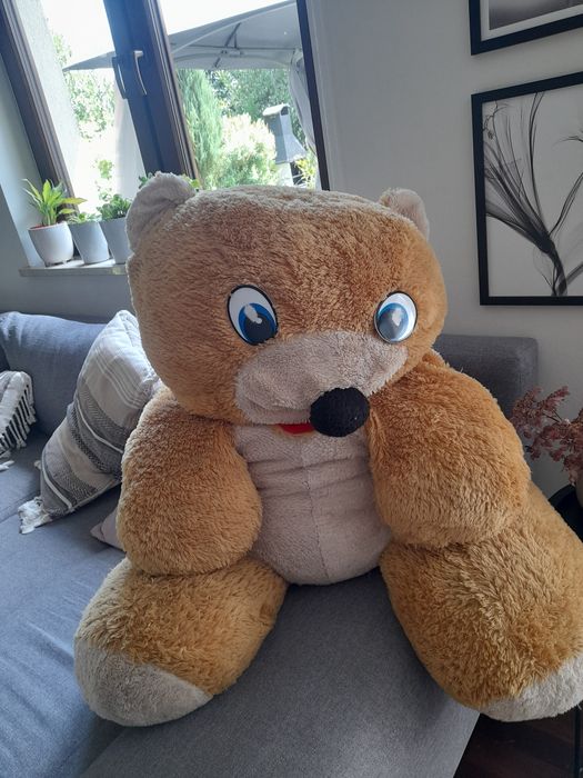 Duży pluszowy miś około 1m wysokosci