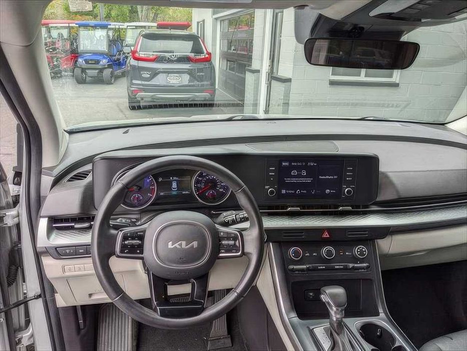 Kia Carnival      2022