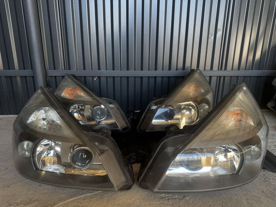 Фари передні Рено Еспейс Espace 4 ксенон