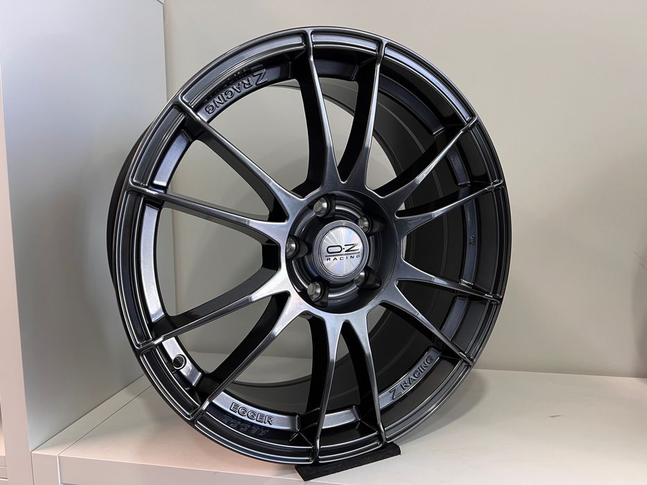 Jantes Look OZ Ultra 18 5x112 Hyper Black
