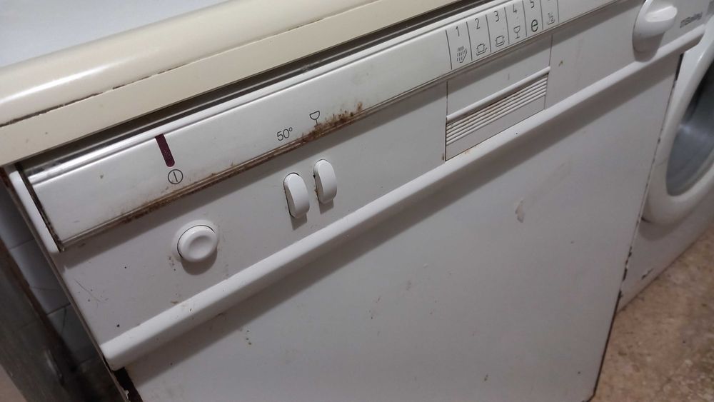 Máquina de lavar loiça Balay V4523 usada