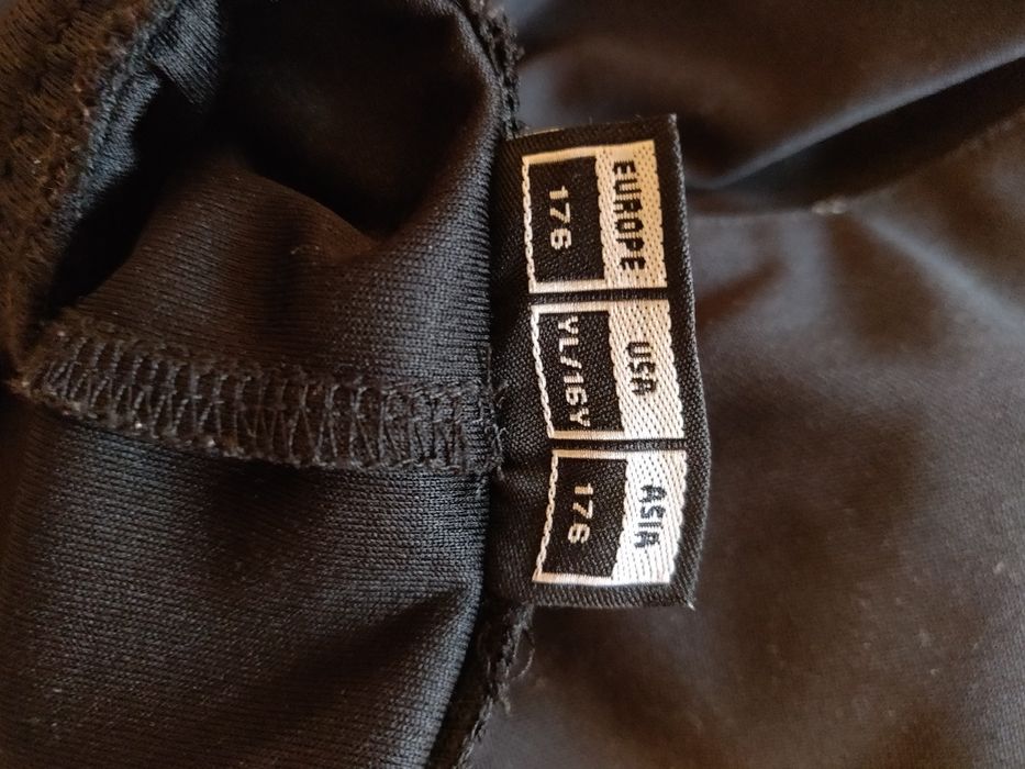 Dres HUMMEL rozmiar 176 idealne