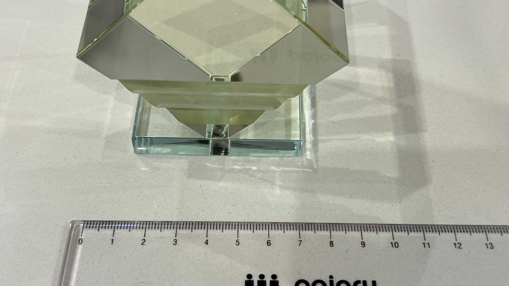 Cubo Pisa Papeis em cristal Checo