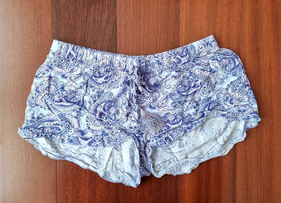 Calções curtos de pijama com padrão azul e lilás Primark, tamanho S