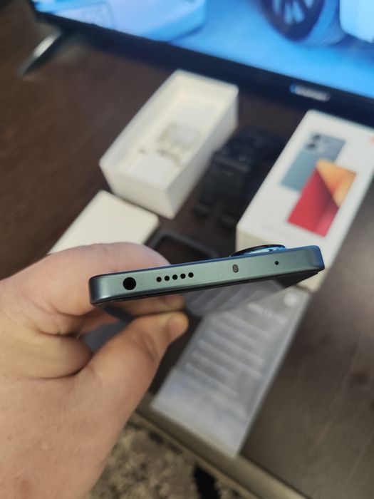 ИГРОВОЙ Xiaomi redmi note 13Pro, память 8+8-256гиг,как новый.