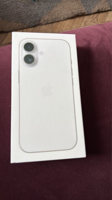 iPhone 17 / 256 GB white. Є сім. Новий