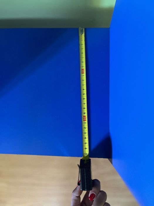 Estante com 16 divisórias