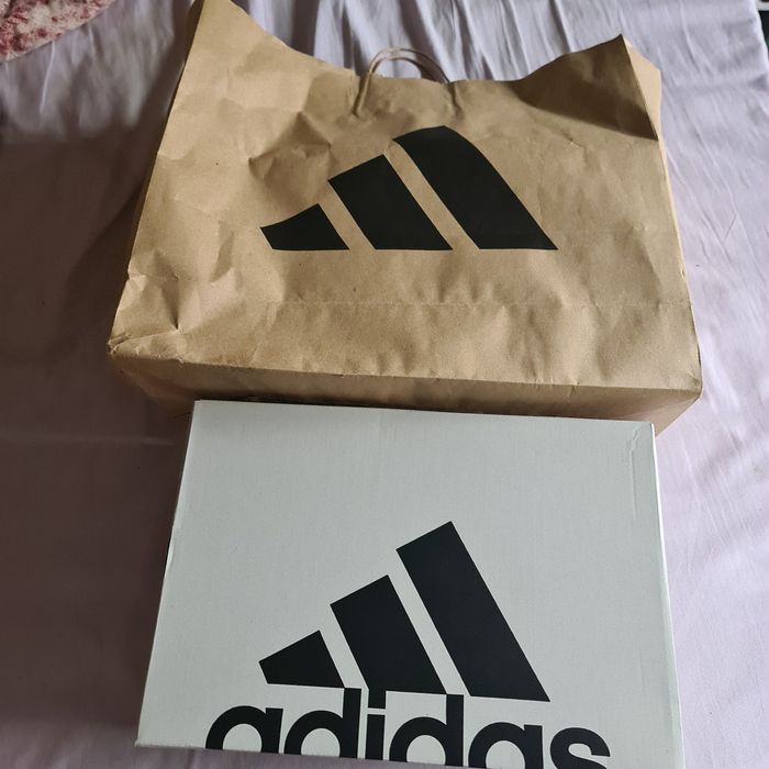 Vendo tênis adidas novo