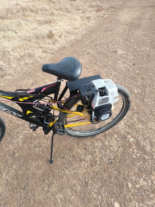 Bicicleta com motor auxiliar