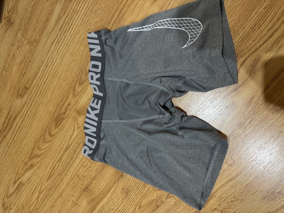 Спортивні труси Nike розмір XS