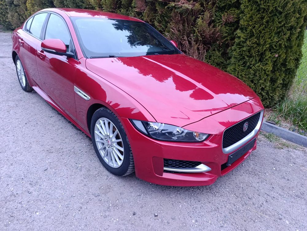 Jaguar XE E-Performance Prestige