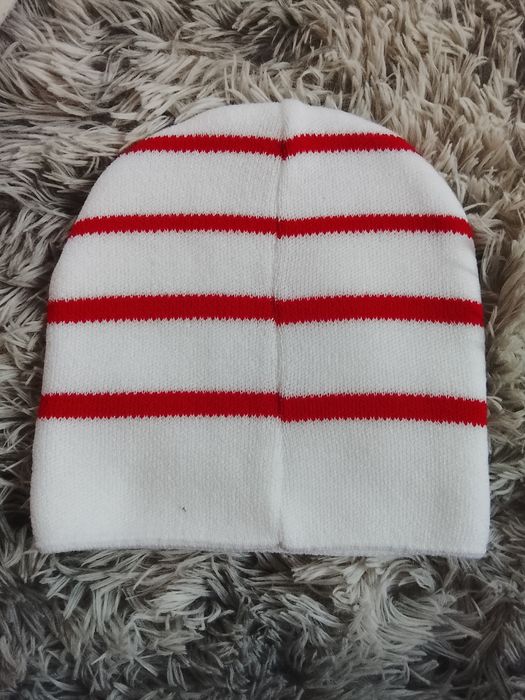 Czapka zimowa z herbem polski