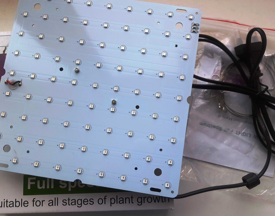 ЯСКРАВА Фітолампа Повного Спектру. Мікрозелень Зелень Квіти Гроубокс