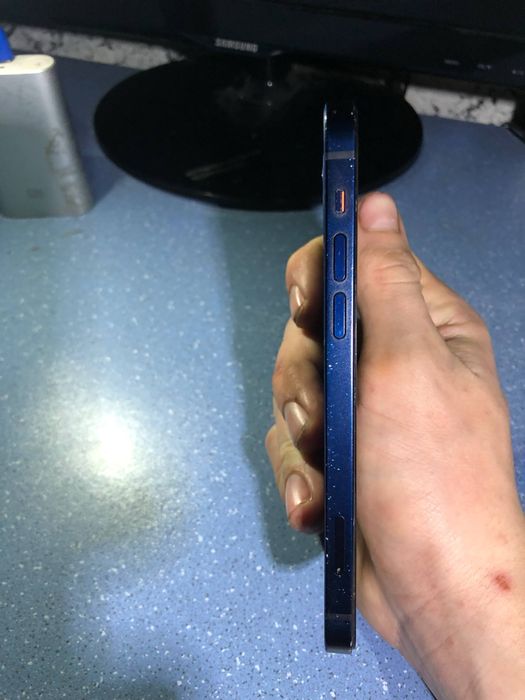 Продам Iphone 12 64gb