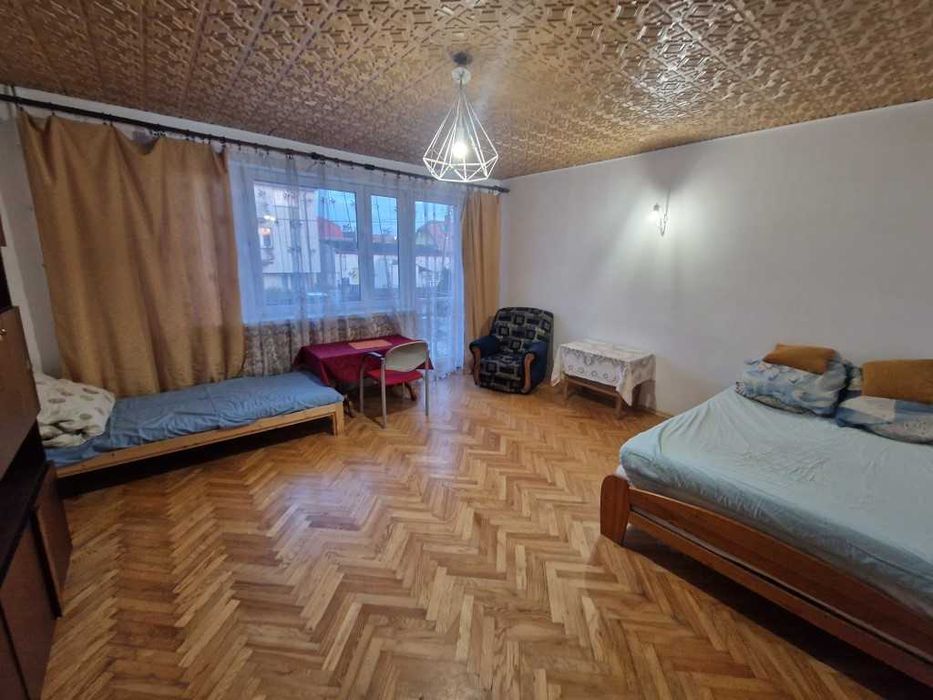 Pokój w domu jednorodzinnym - Ząbki PL/ENG