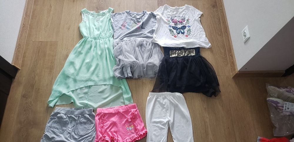 Пакет одягу з теплою курткою для дівчинки  7 років  122-128 см