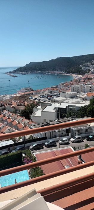 Arrenda-se T1 Sesimbra Mobilado Varanda e Vista Mar