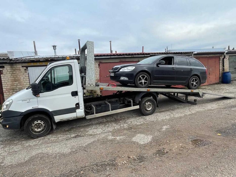 Евакуатор IVECO 35S21 2012 р, платформа з гідравлікою 5 м/2,1 м, обмін