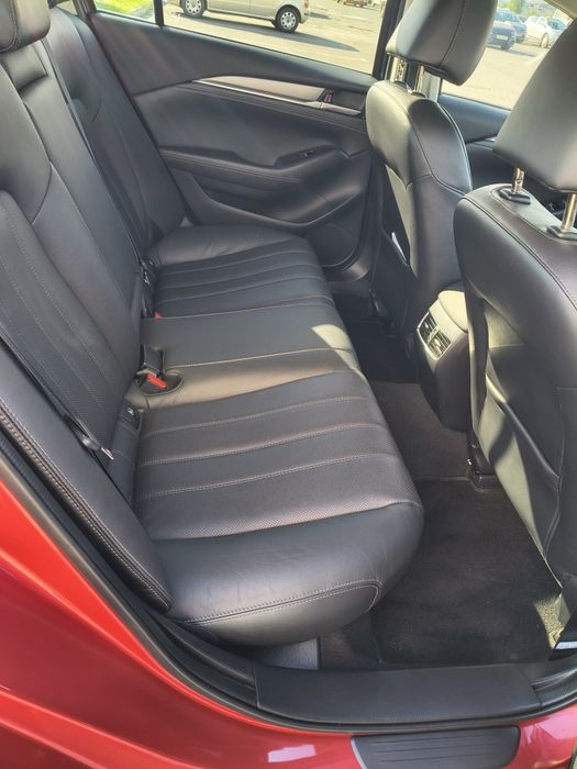Продам официальный aвтомобиль Mazda 6