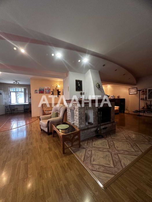 Капитальный  дом из ракушечника с участком 12 соток  возле Черноморска
