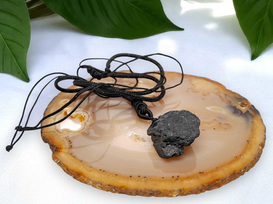 Zawieszka wisiorek z turmalinu, TURMALIN CZARNY bryłka #560