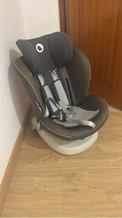 Vendo cadeira auto para crianca  em excelente estado, muito confortavel e segura