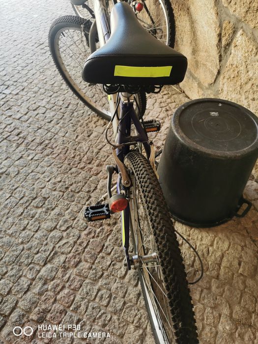 Bicicleta Esmaltina roda 26 com luzes