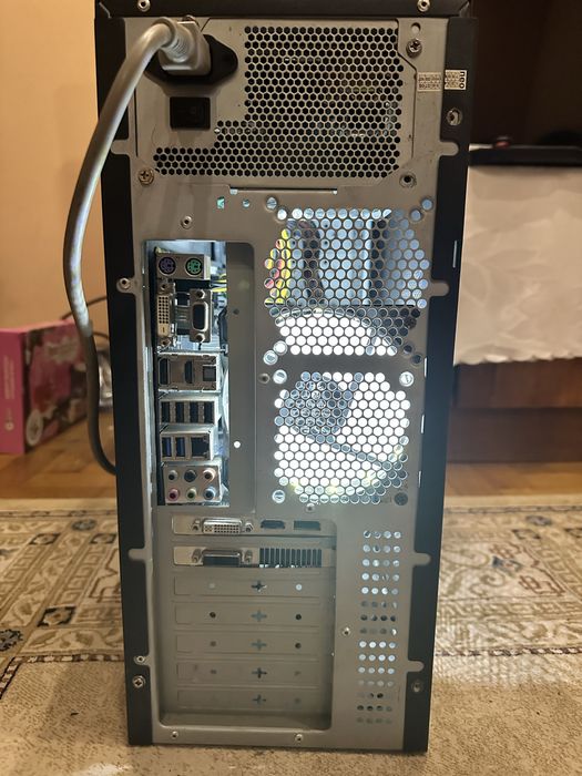 Продам компʼютер.