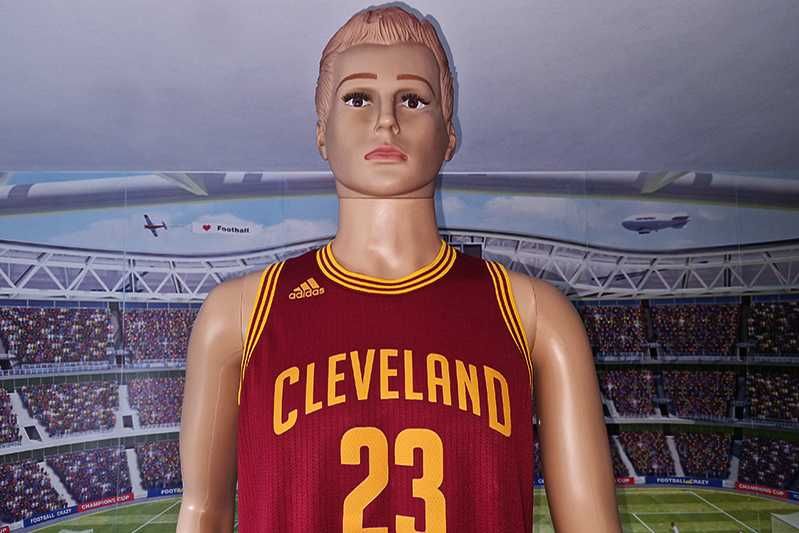 Cleveland Cavaliers Adidas NBA swingman #23 LeBron James size: M
