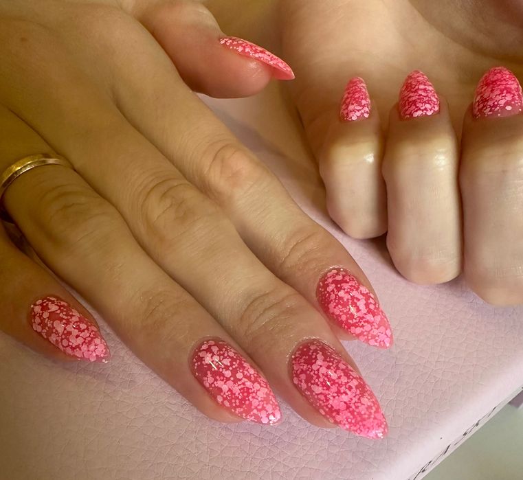 Манікюр та педикюр