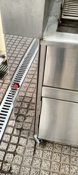 Assador em inox com grelhas