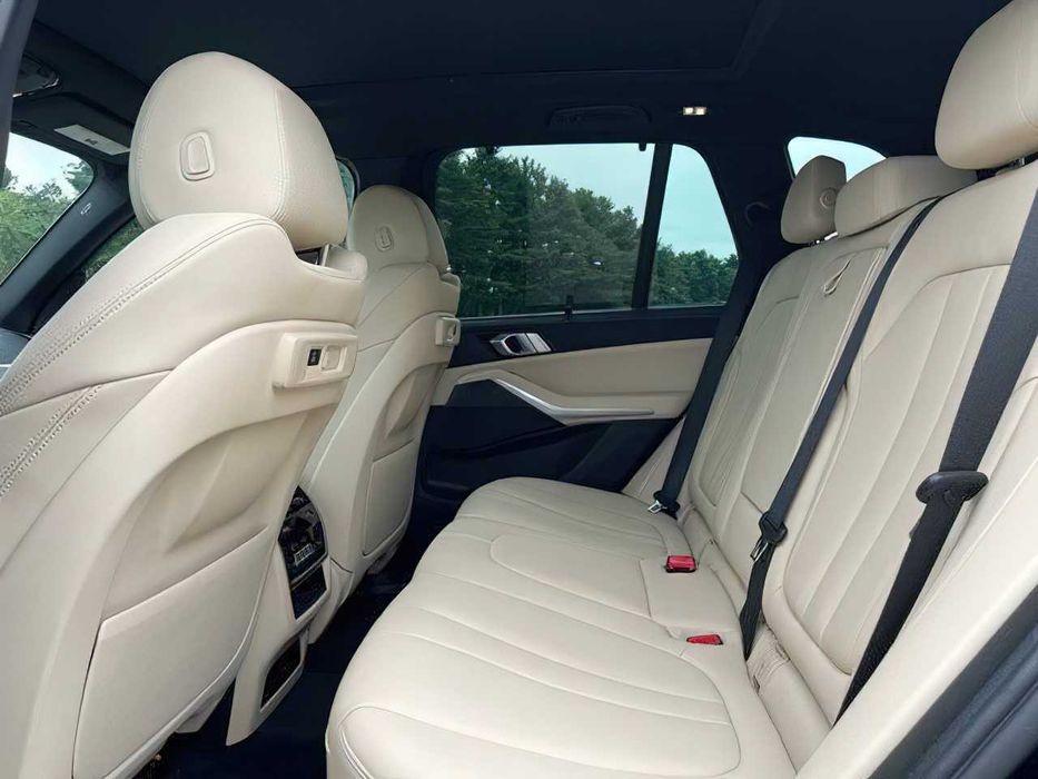 BMW X5 xDrive40i      2022
