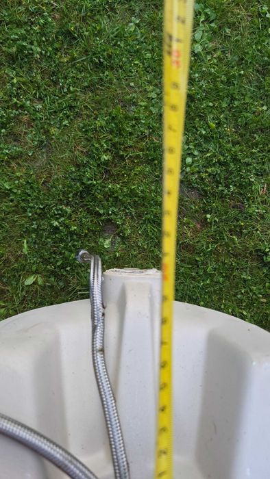 Umywalka wpuszczana Hatria z baterią Hansgrohe