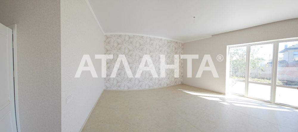 Отдельно стоящий дом с ремонтом в Червоном Хуторе