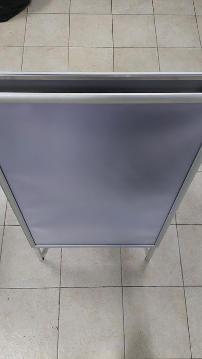 Stojak otwierany potykacz reklama