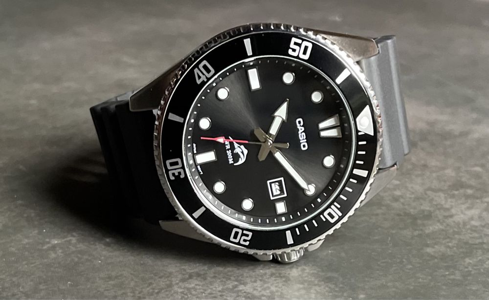 Годинник Casio Duro MDV-106-1A новий оригінал diver's 200M mdv-107