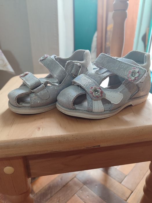 Дитячі босоніжки на дівчинку