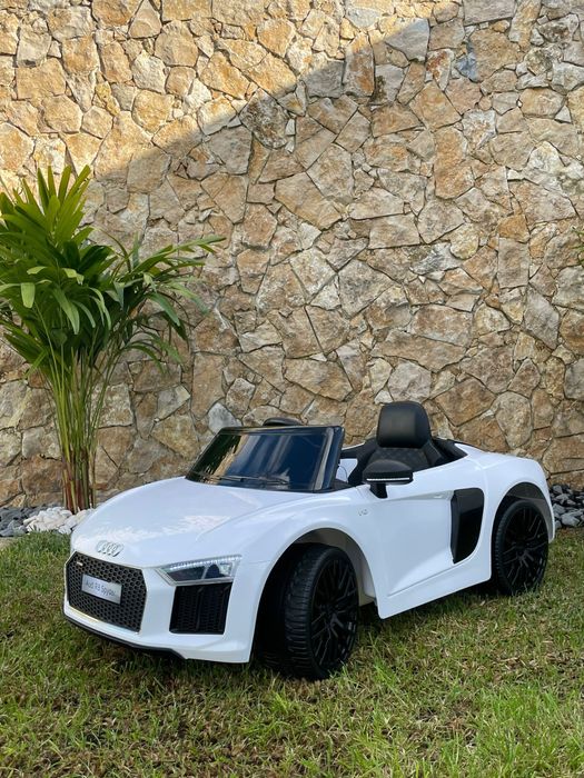 Audi R8 Elétrico 12V Com Comando Remoto