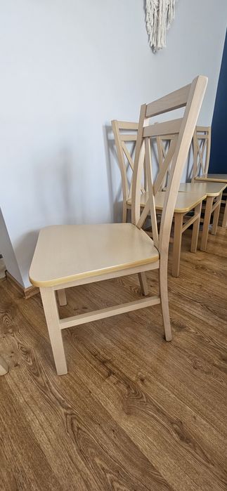 Komplet 6 krzeseł firmy Halmar drewniane. super stan